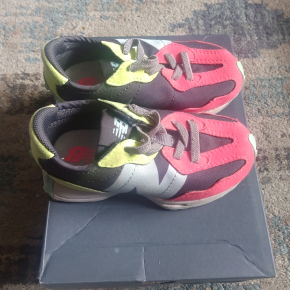 New Balance - Picture 4 of 6